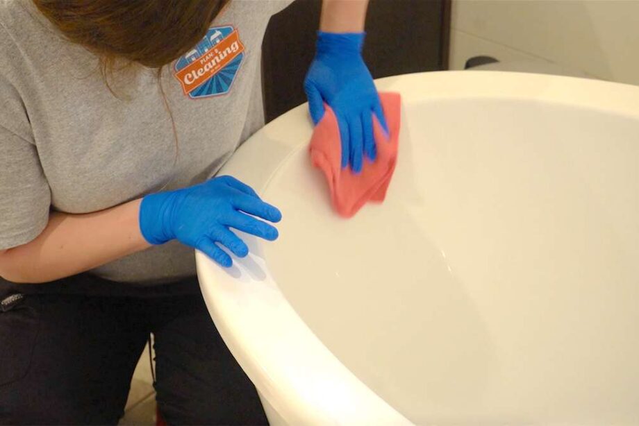 nontoxic cleaning products for your bathroom {{brizy_dc_image_alt entityId=