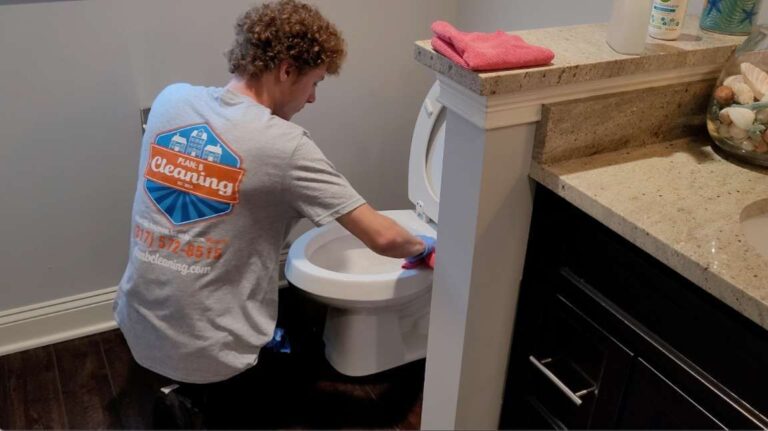 townhouse bathroom cleaning