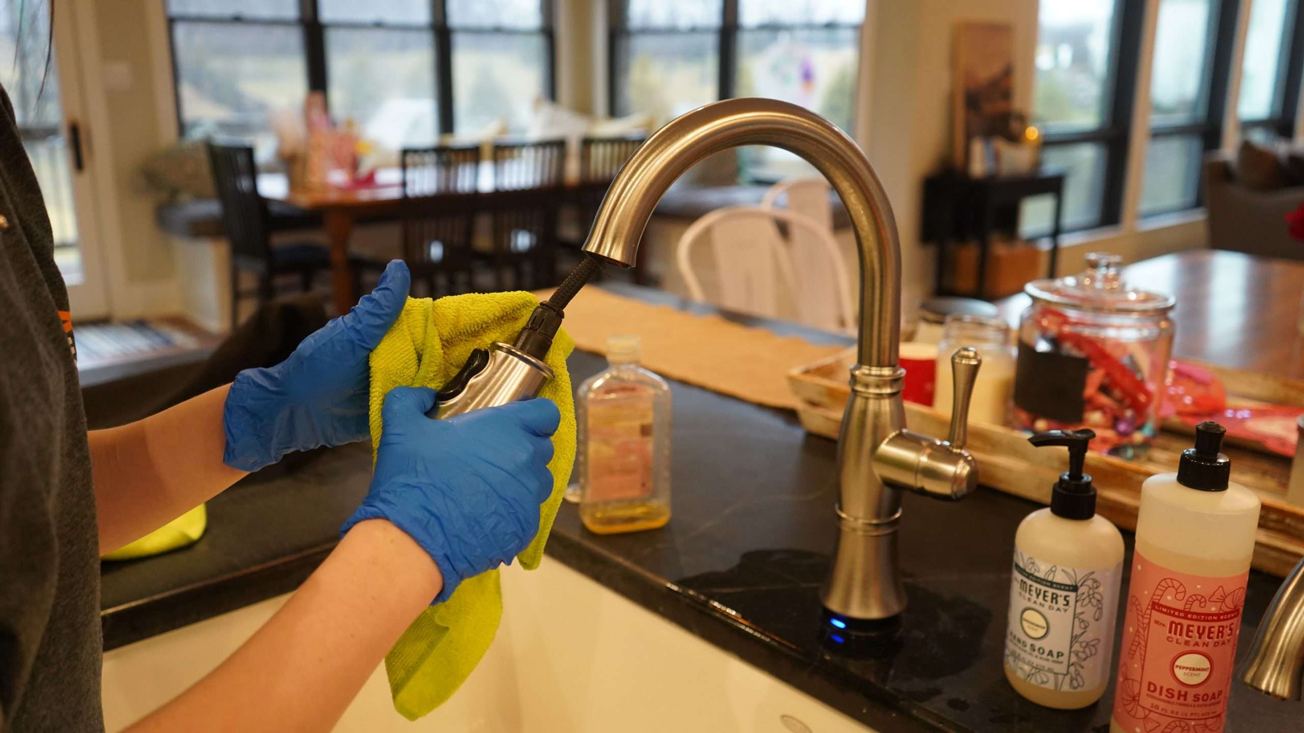 cleaning with vinegar